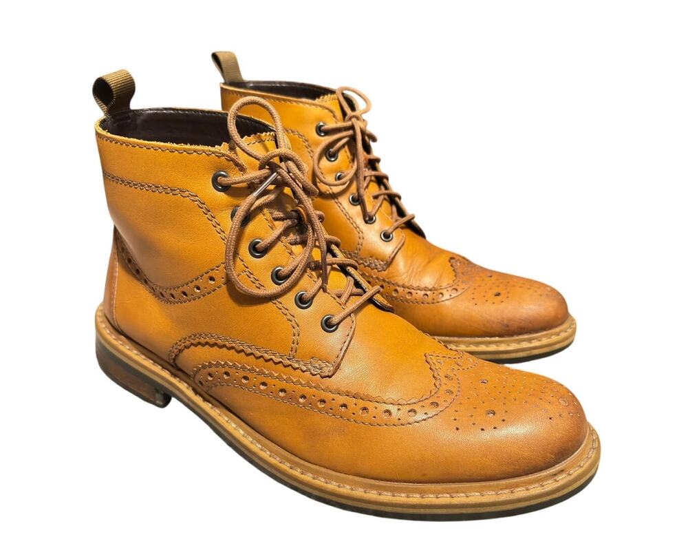 Clarks Tan Leather Wingtip Brogue Ankle Boots - size 9